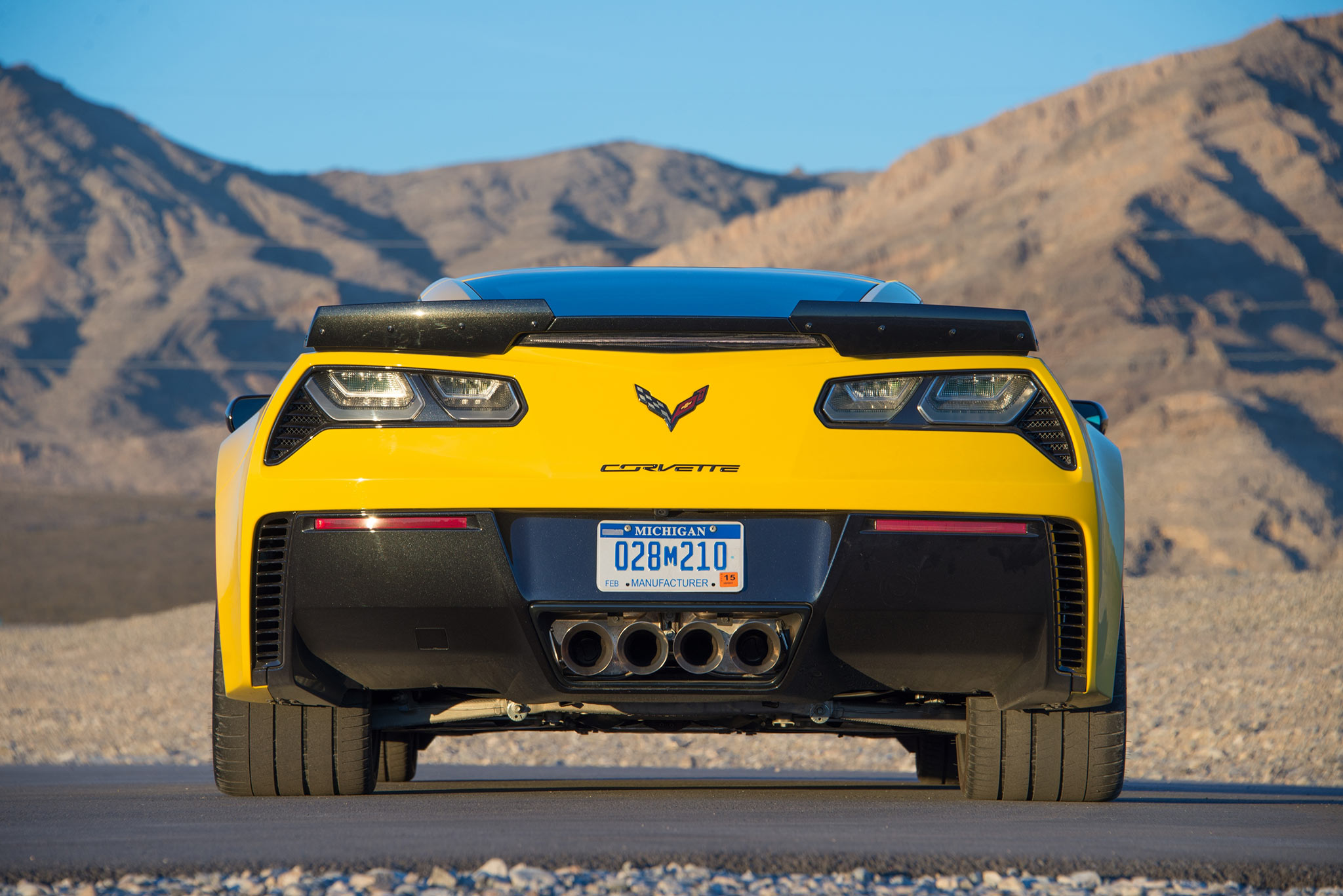 2015-Chevrolet_Corvette_Z06_Rear_05.jpg
